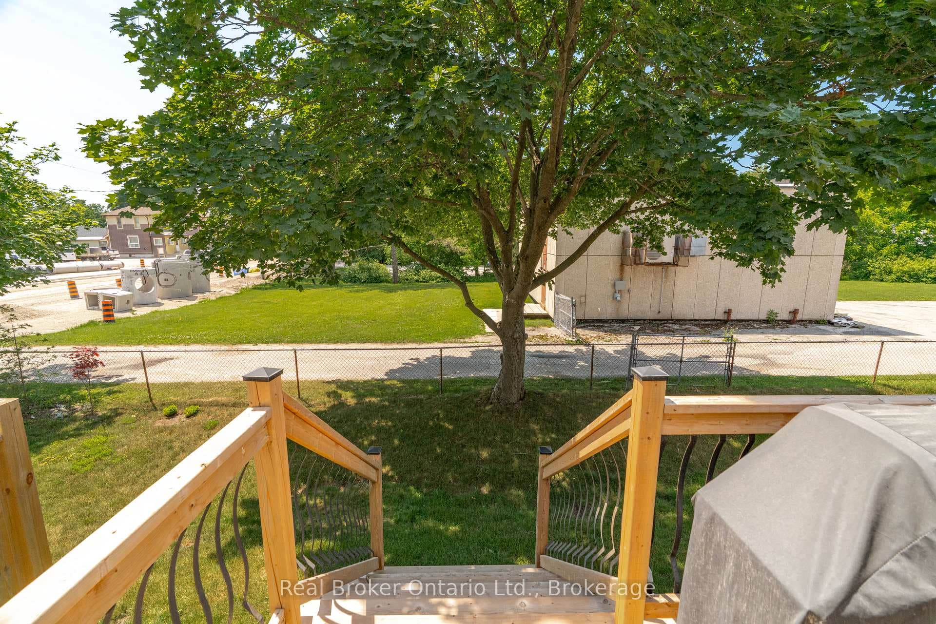 103 Stephenson Way photo 32