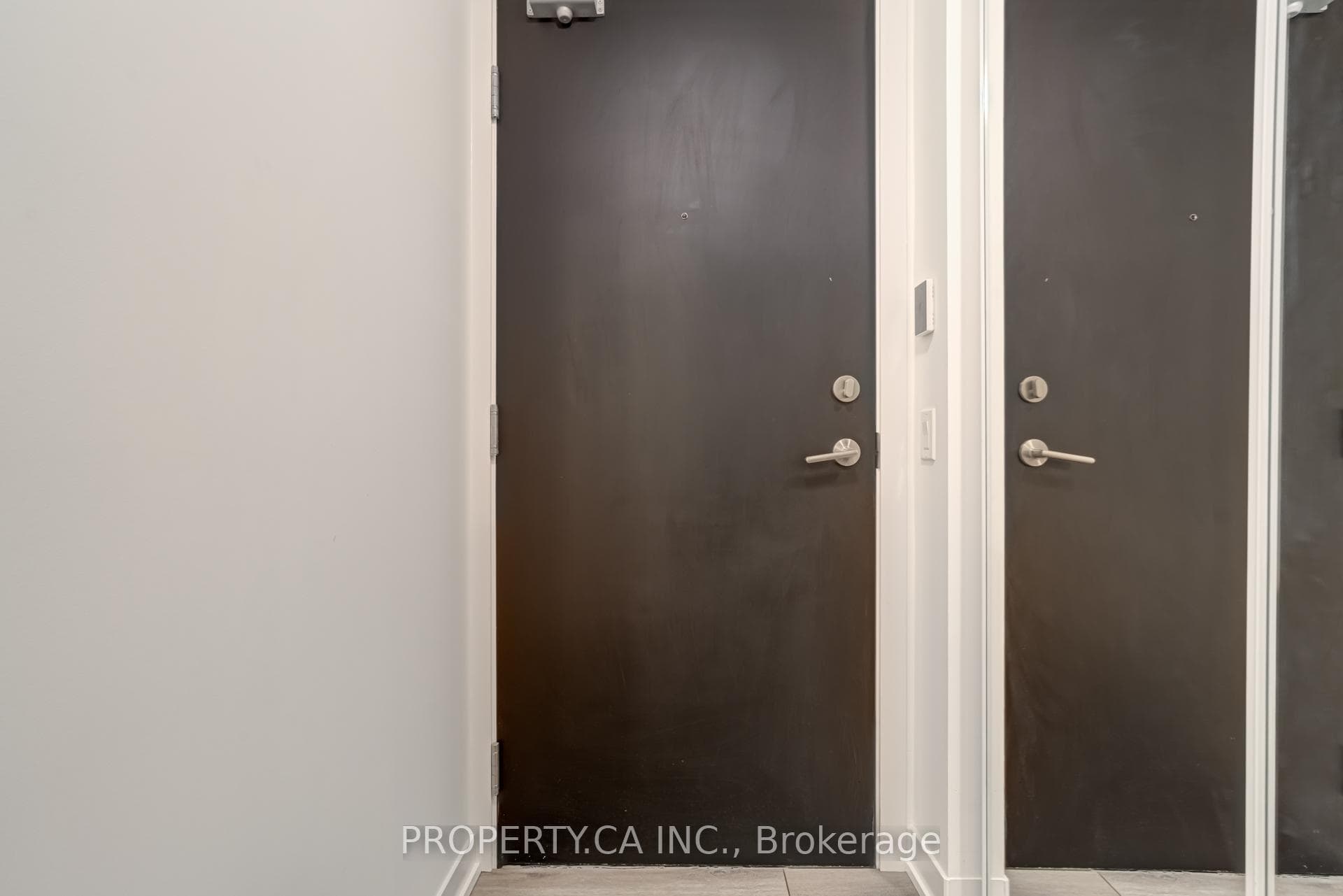 87 Peter Street Unit 1713 photo 11