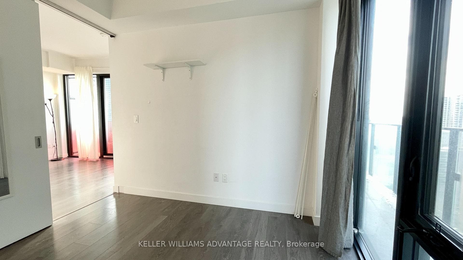Second Bed w/Floor to Ceiling Windows