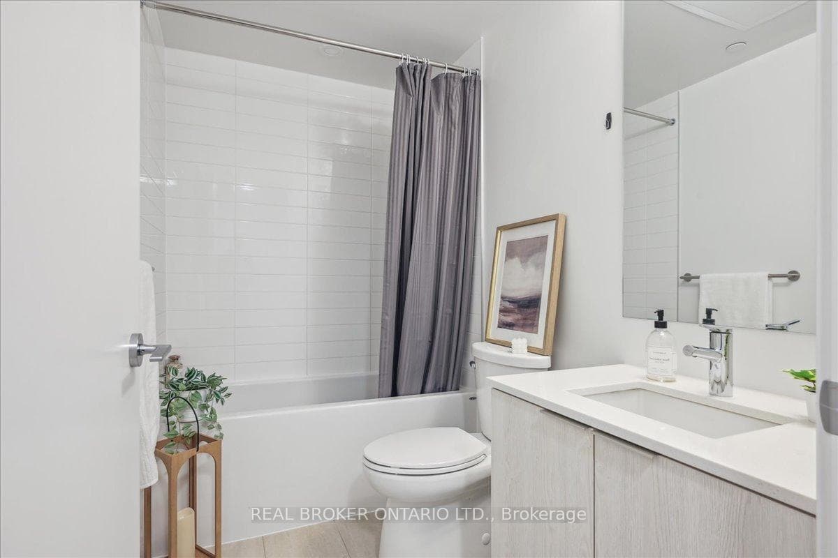 357 King Street Unit 2201 photo 20