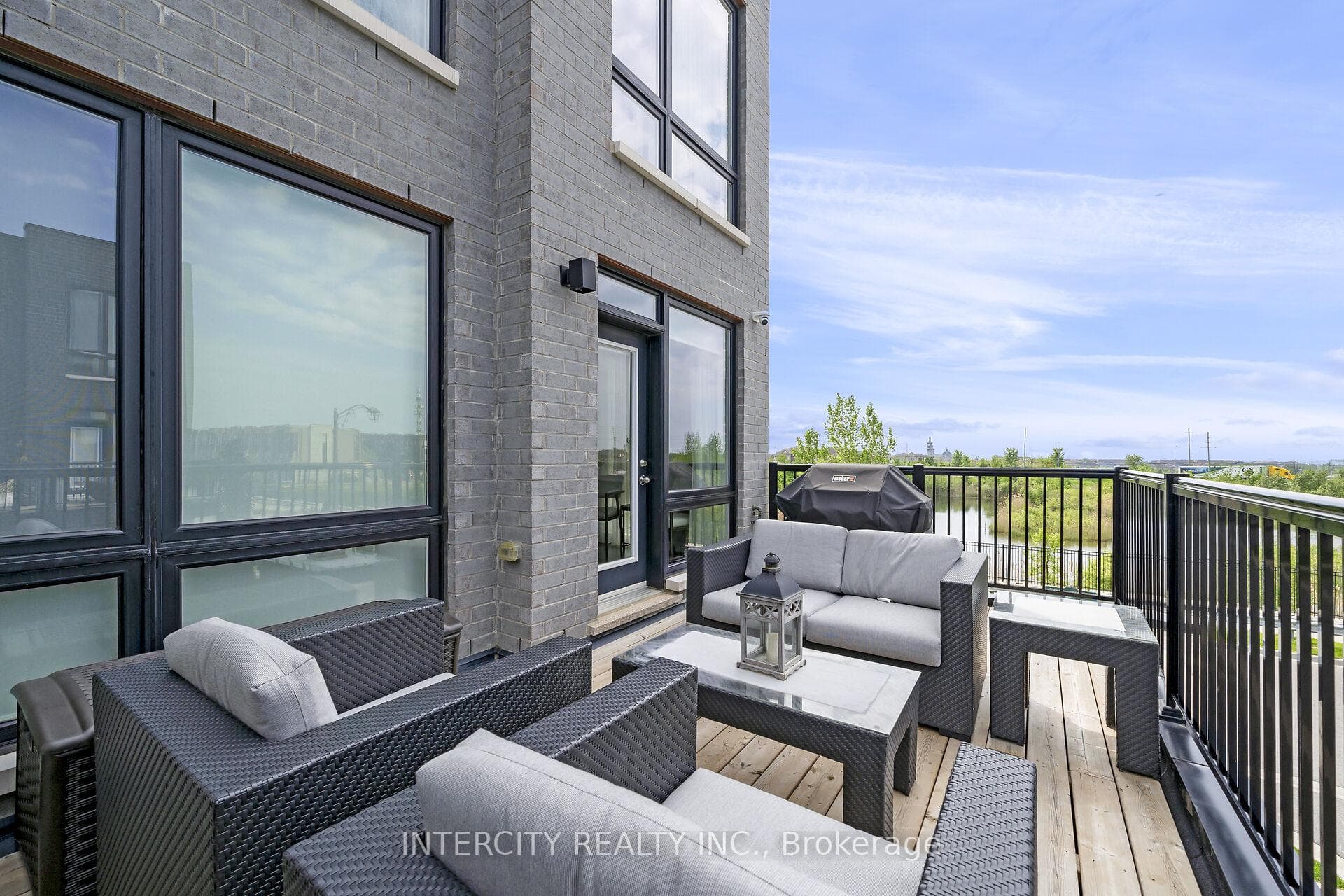 37 Hammersmith Lane photo 22