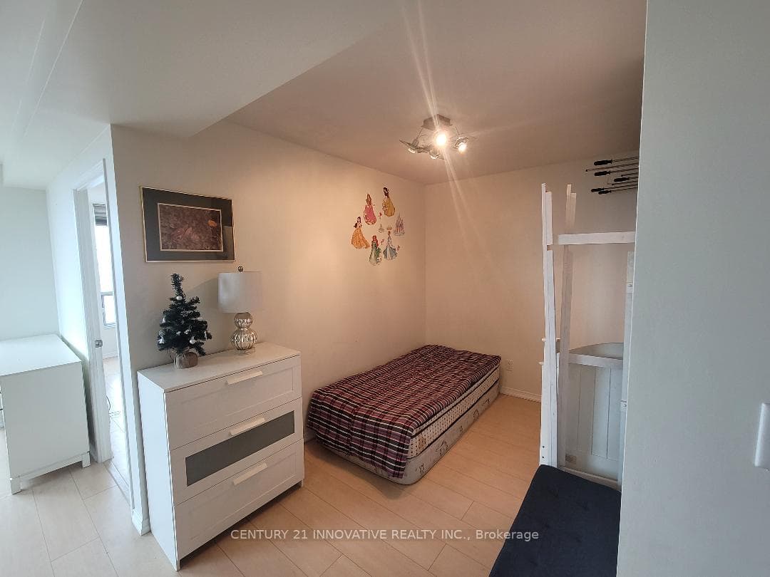 8 Rosebank Drive Unit PHF photo 6