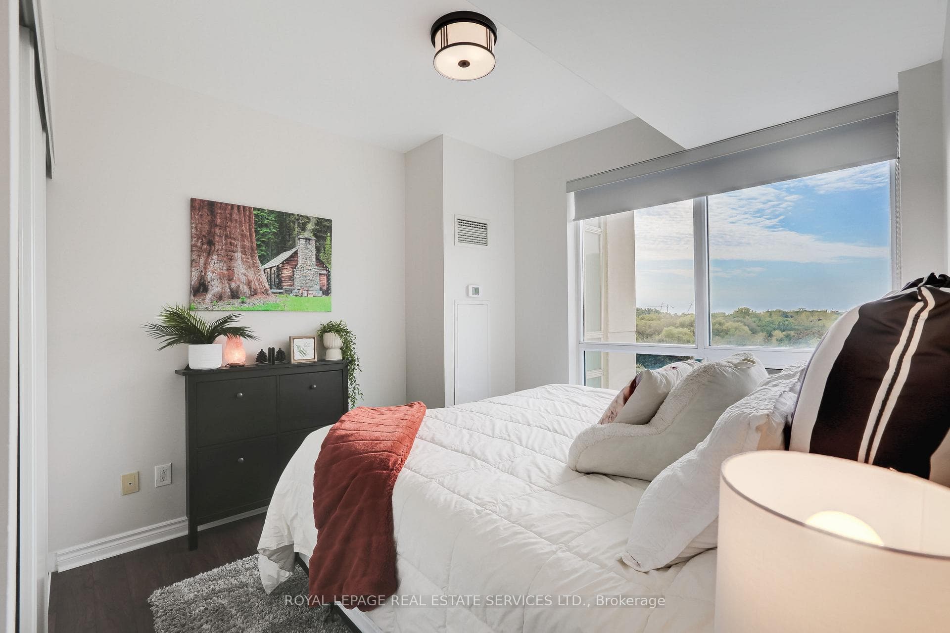 3865 Lake Shore Boulevard Unit 505 photo 17