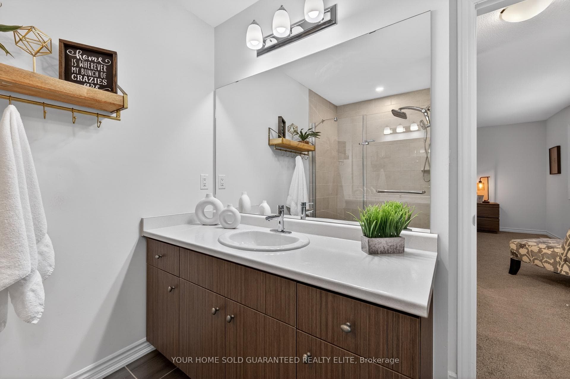 4054 Thomas Street photo 17