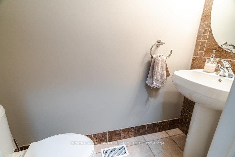 3451 Wavecrest Street photo 24