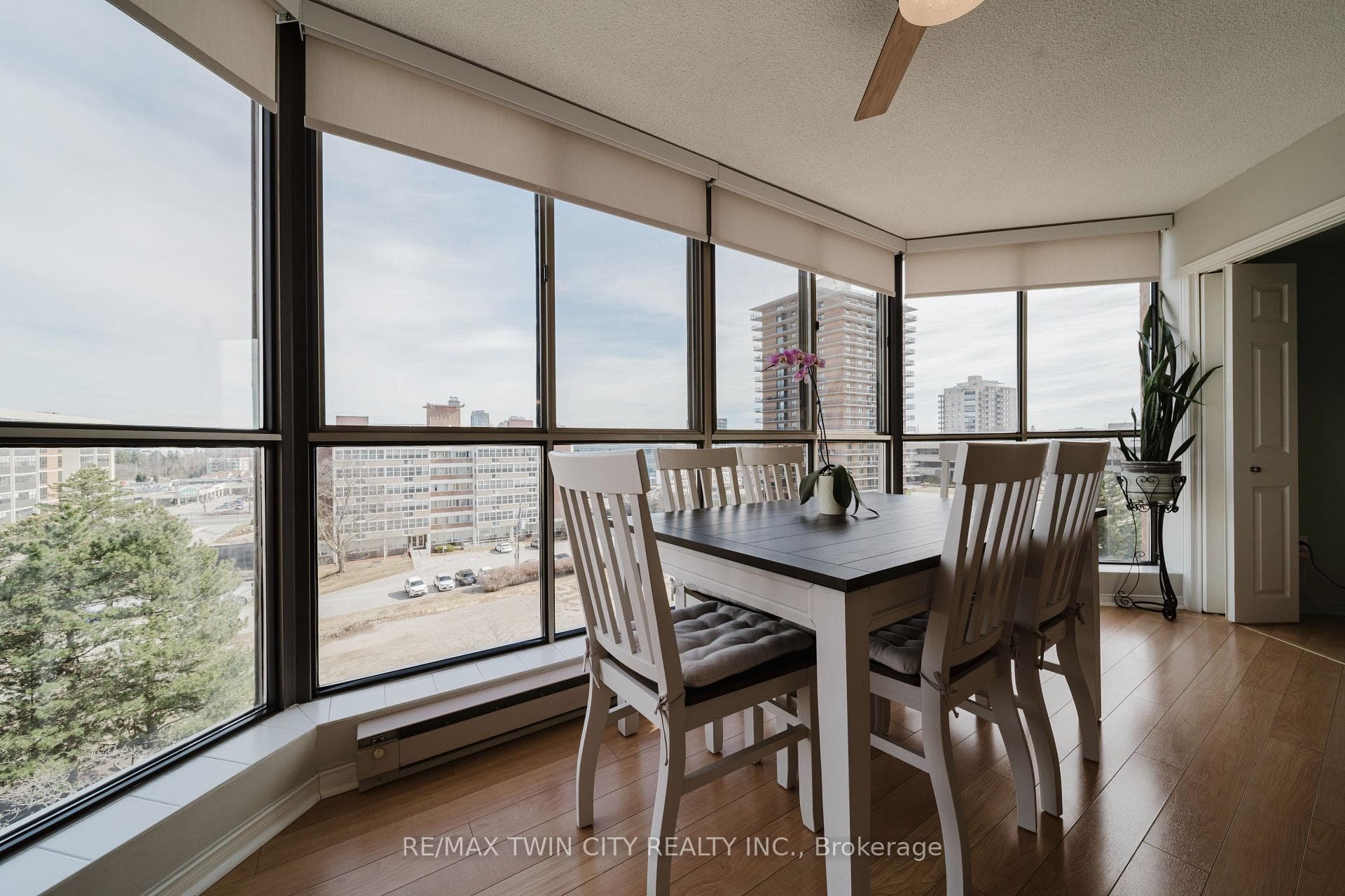 265 Westcourt Place Unit 705 photo 10