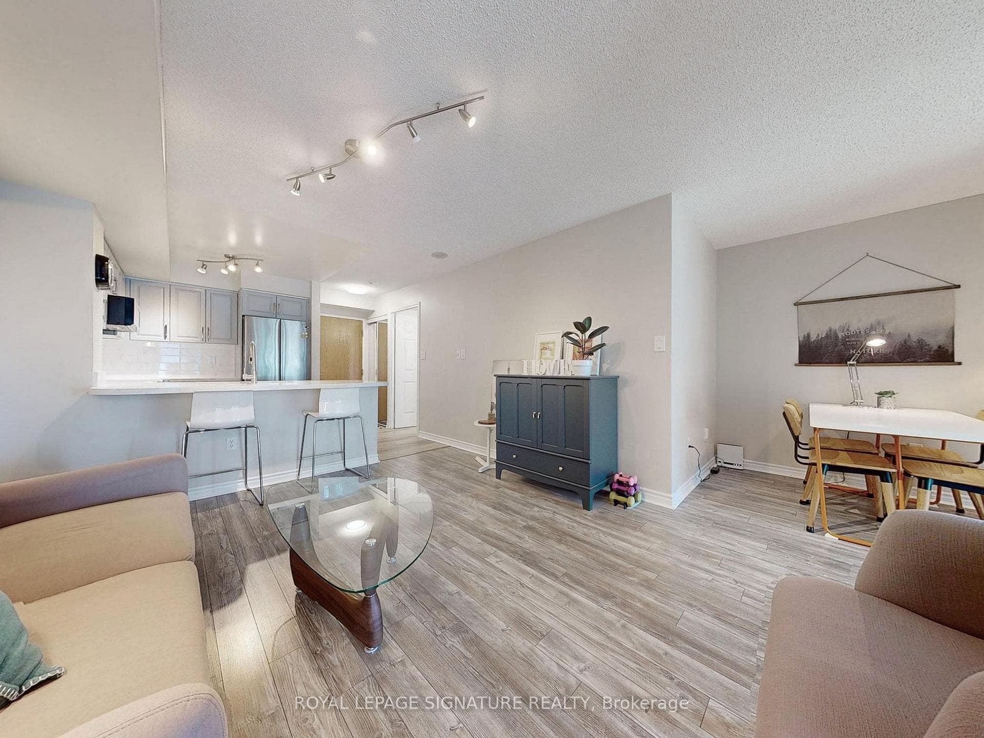 7 Lorraine Drive Unit 708 photo 13