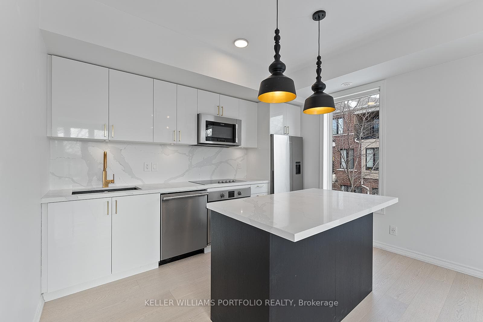 50 Carnation Avenue Unit 131 photo 19