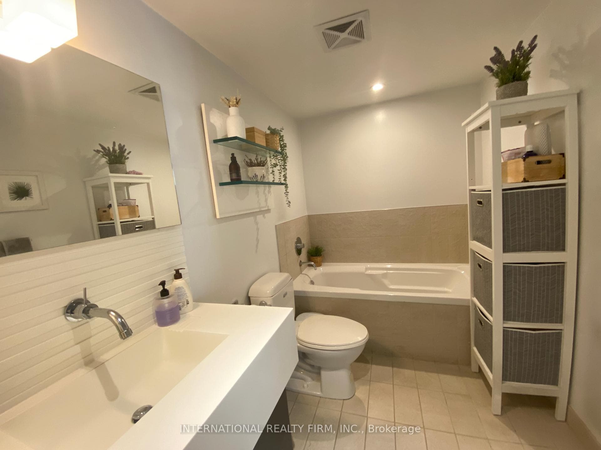 55 Stewart Street Unit 635 photo 18