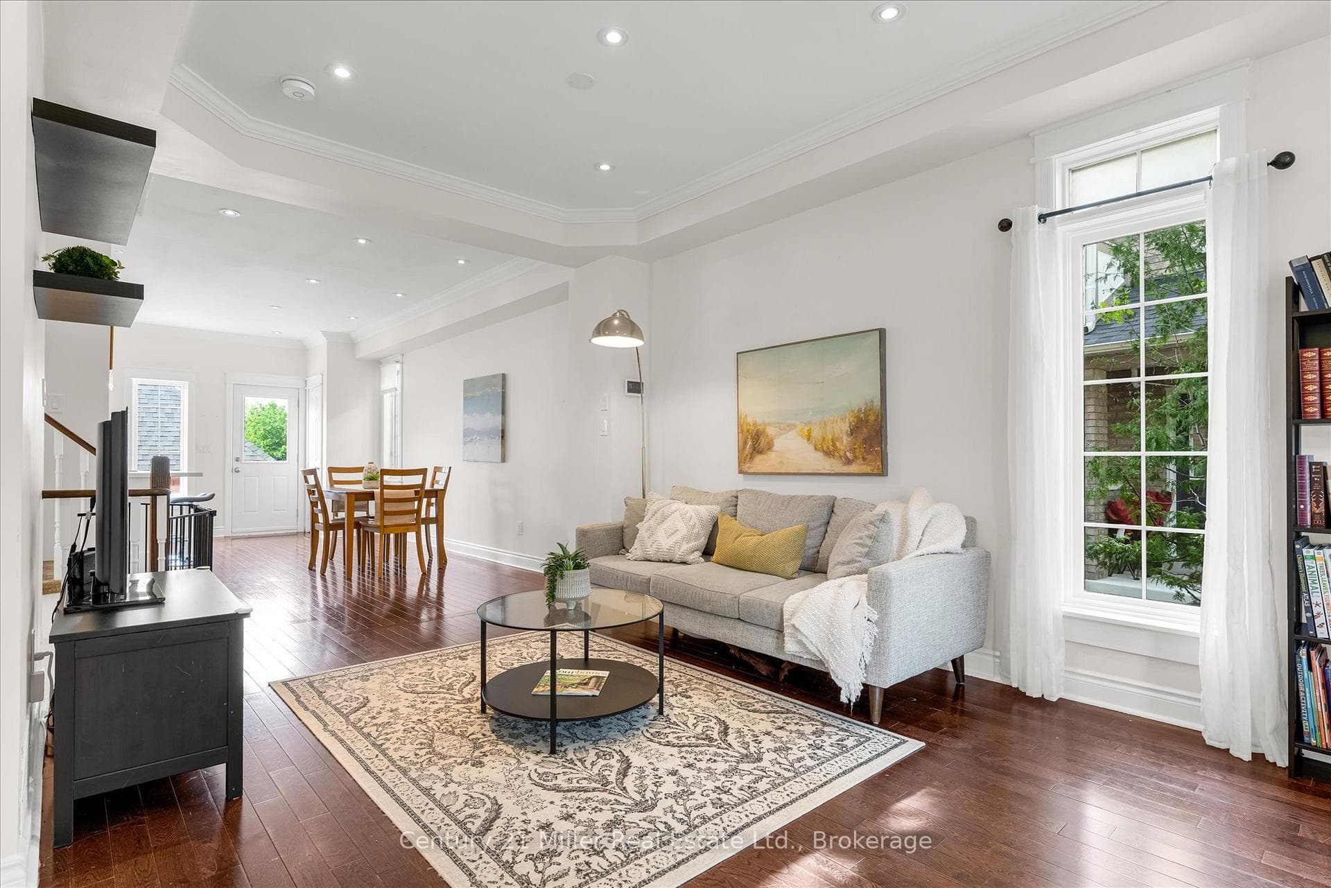 138 Gatwick Drive photo 6