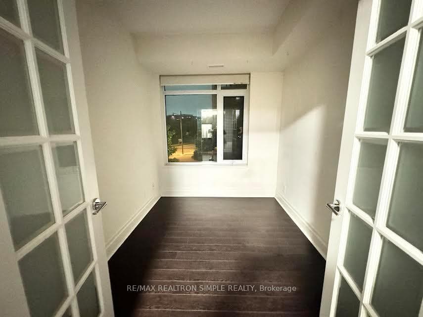 131 Upper Duke Crescent Unit 216 photo 5