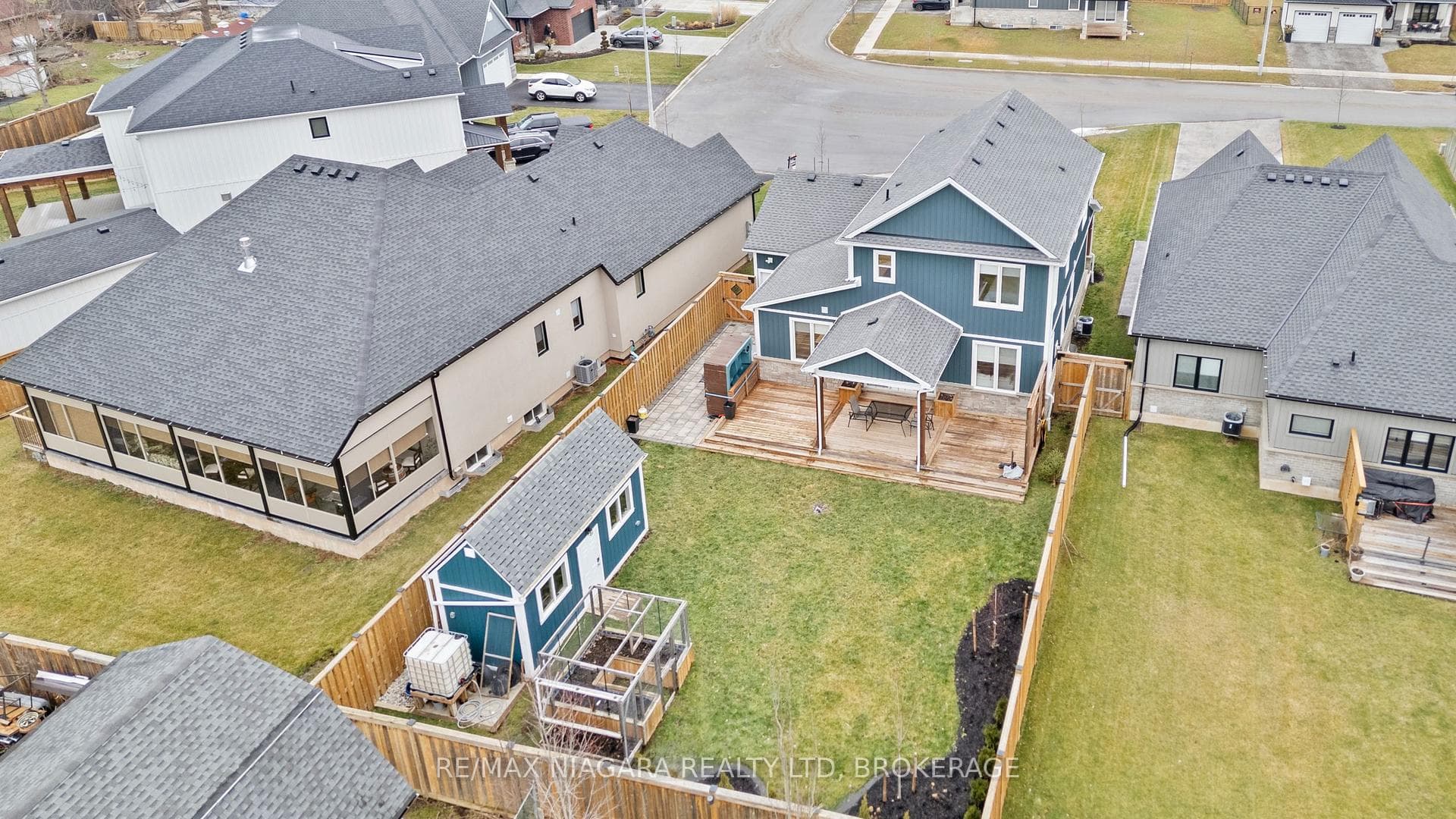3549 Canfield Crescent photo 34