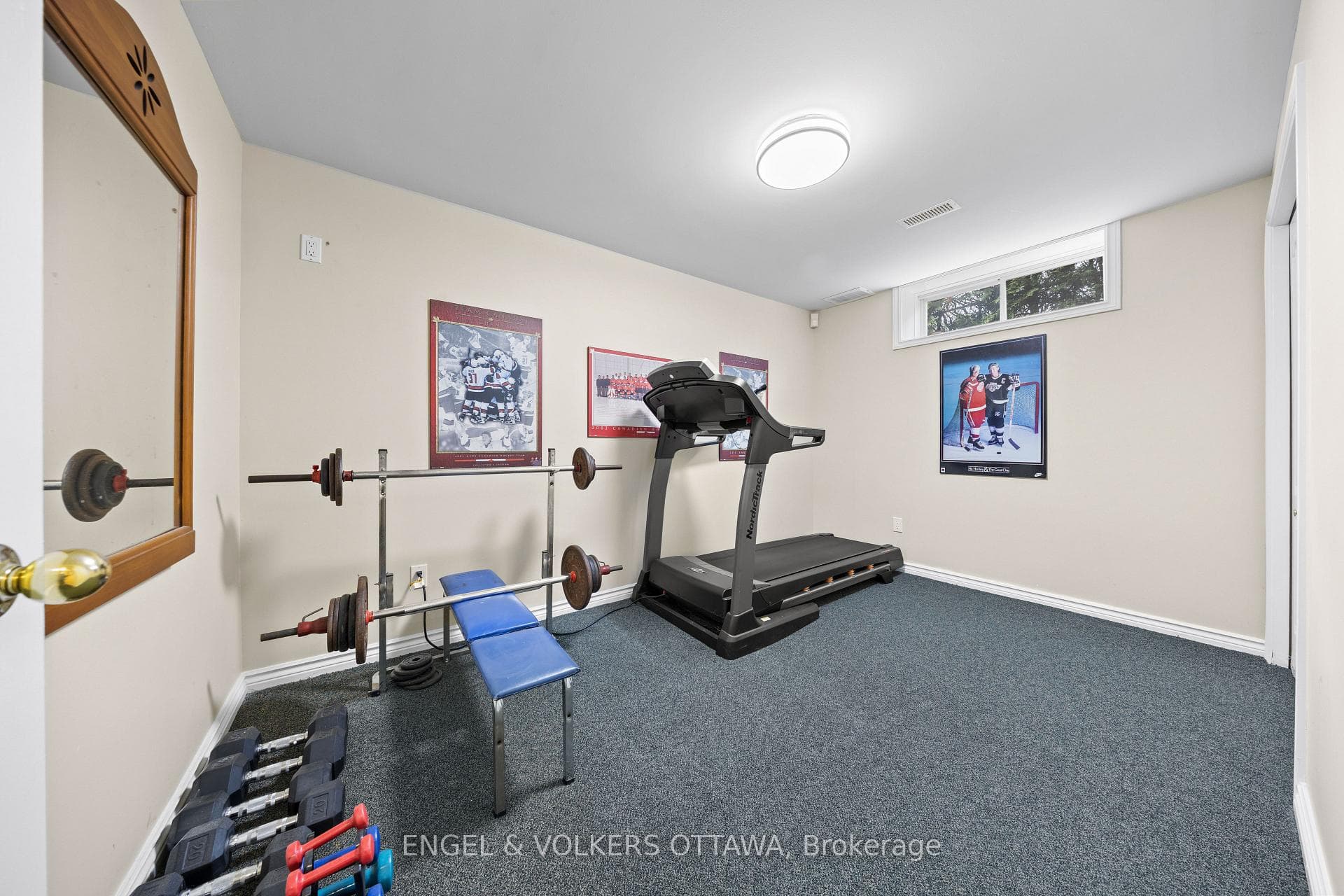 1014 Stormont Street photo 32