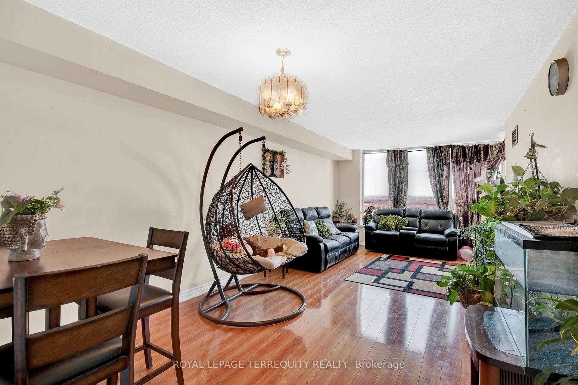 400 Mclevin Avenue Unit 1906 photo 6