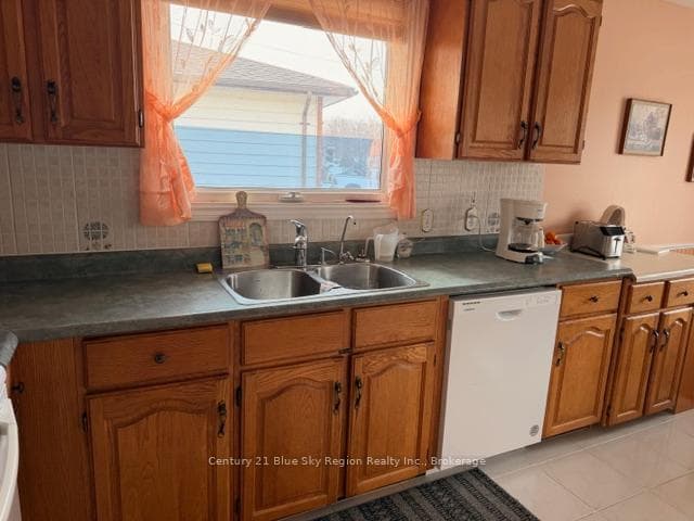 galley kitchen