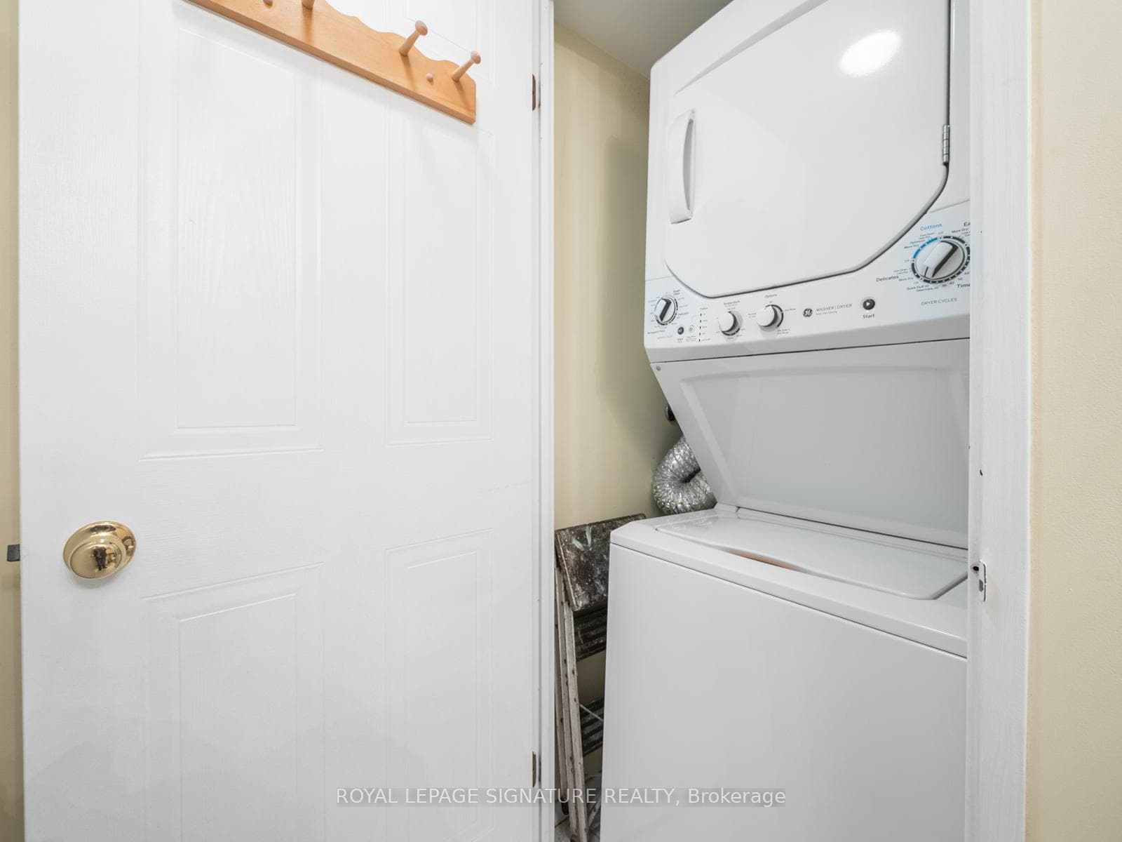 2550 Lawrence Avenue Unit 1404 photo 21