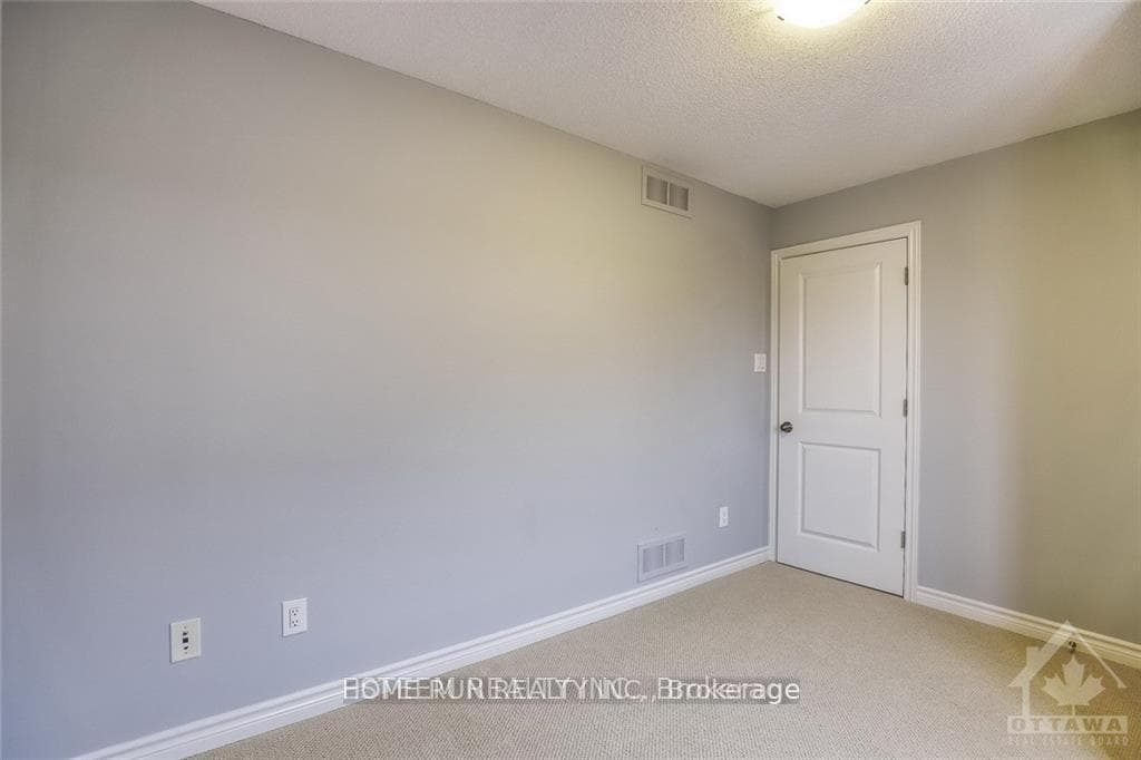 210 COOKS MILL Crescent photo 23