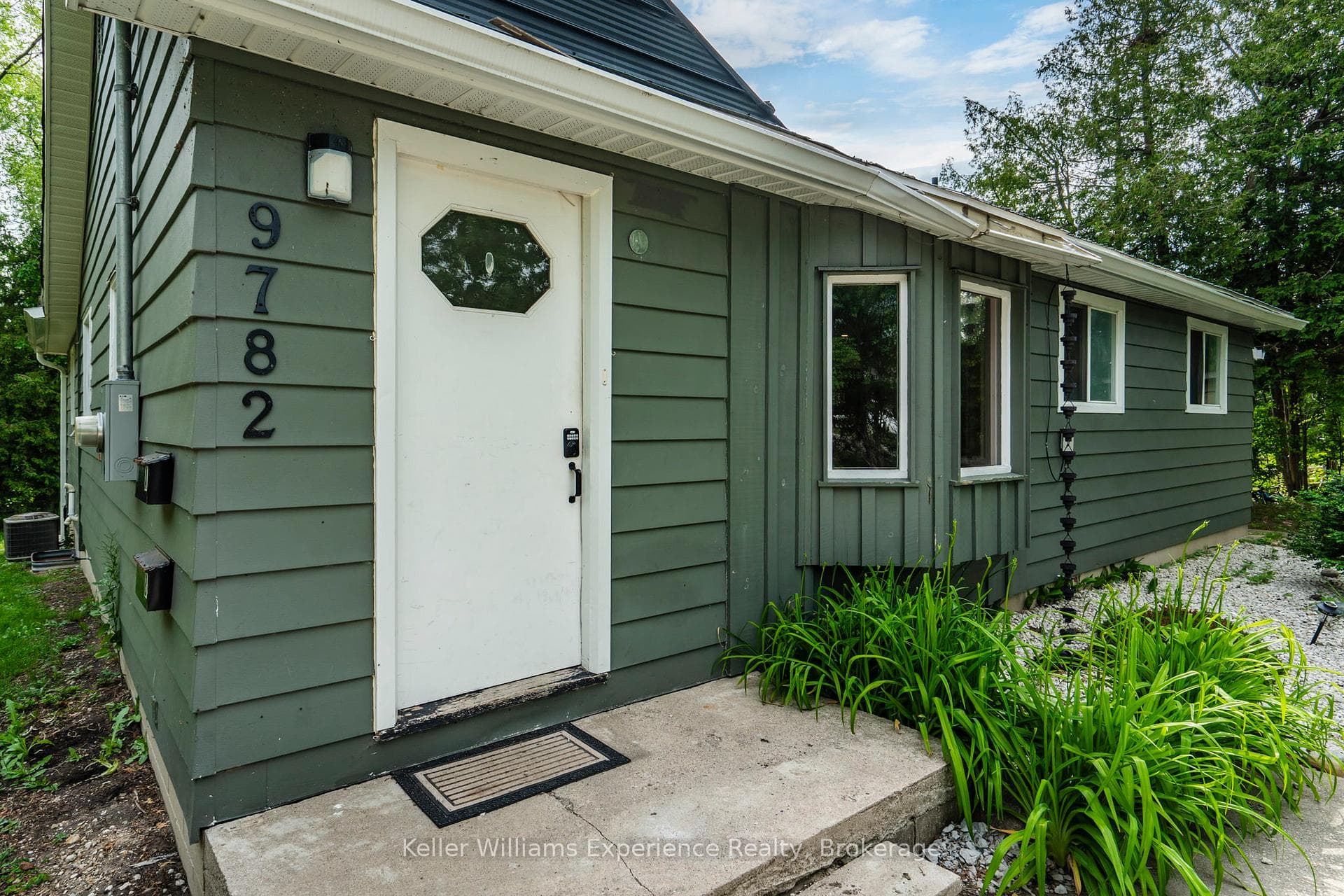 9782 Beachwood Drive photo 2