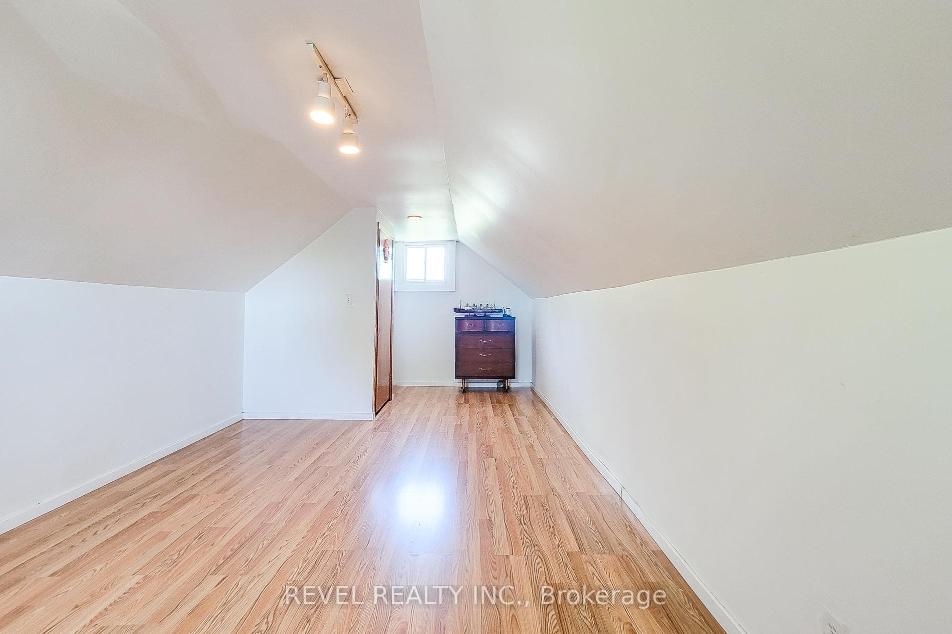 88 Garside Avenue photo 24