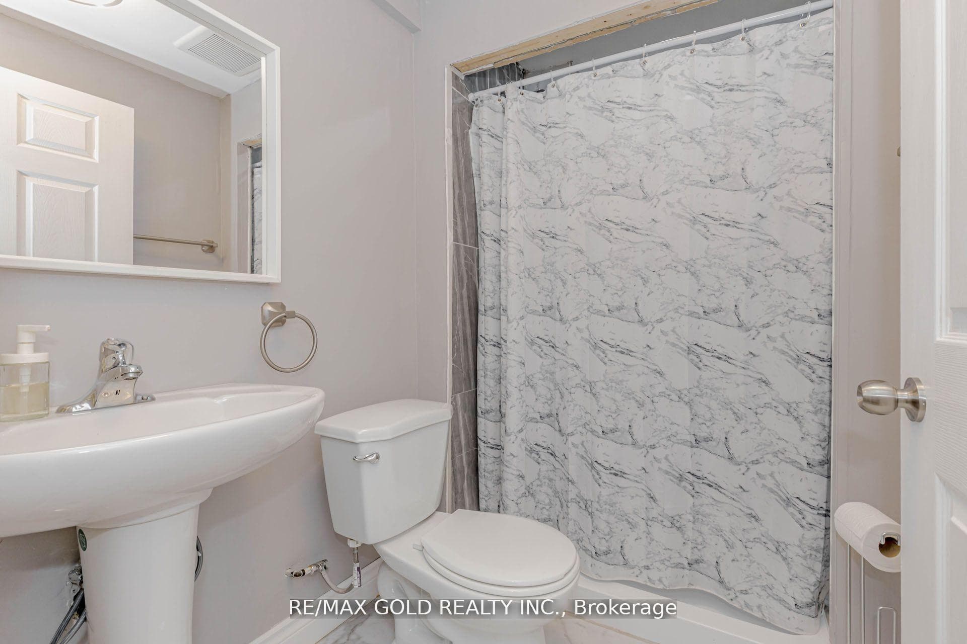 39 Chesterwood Crescent photo 47