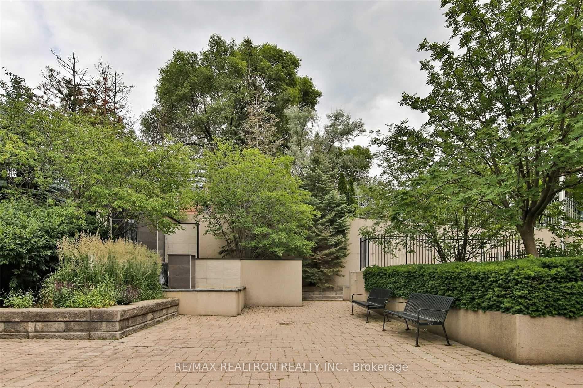 1 Clairtrell Road Unit 1205 photo 19