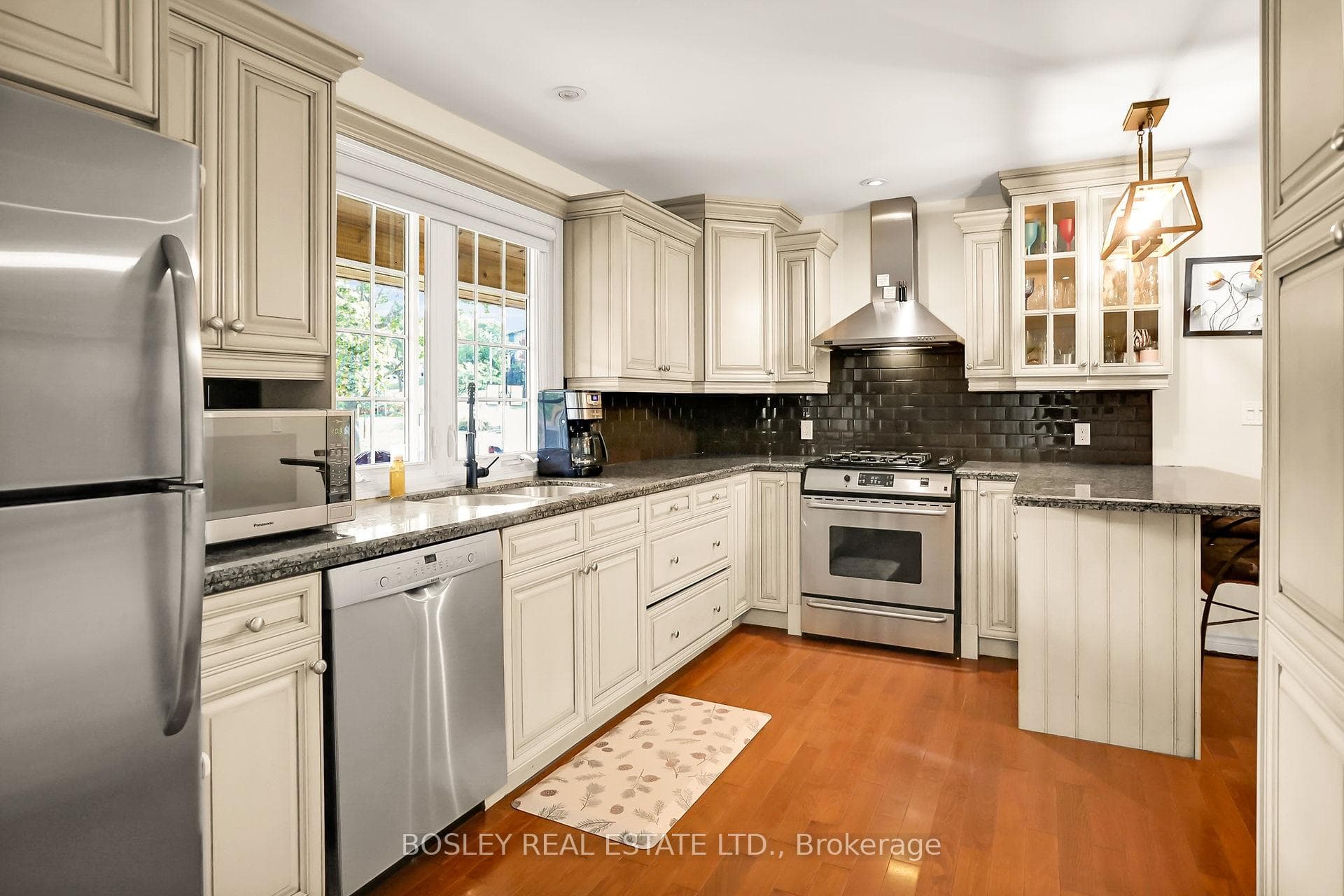 295 Riverview Boulevard photo 17