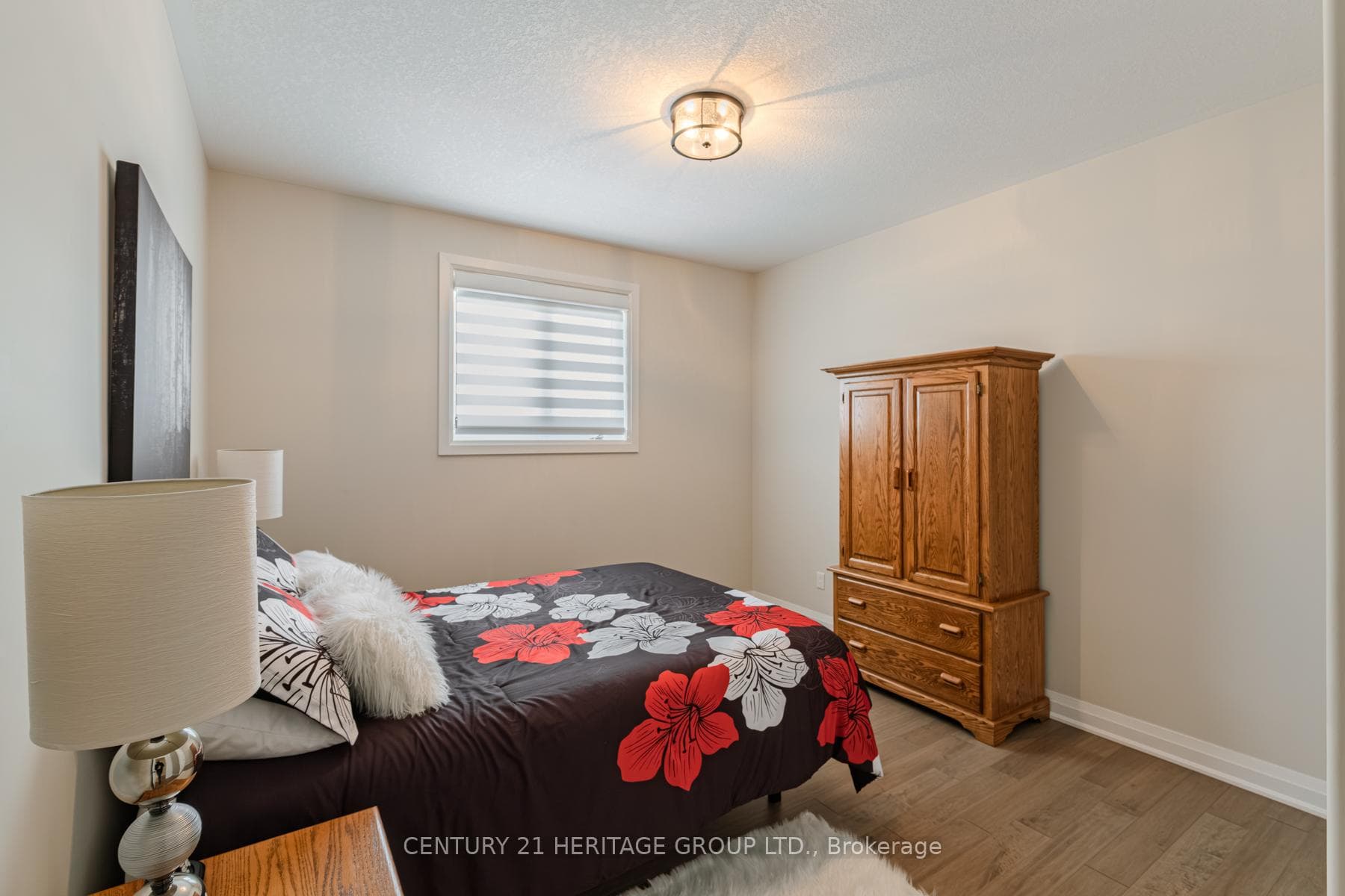5 Moore Boulevard photo 23