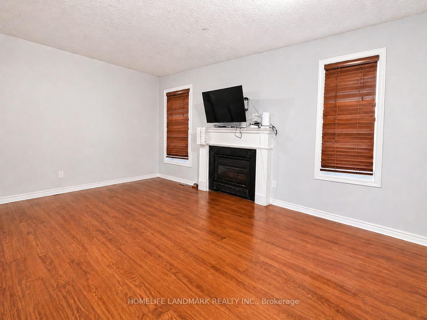 103 Starr Crescent photo 5