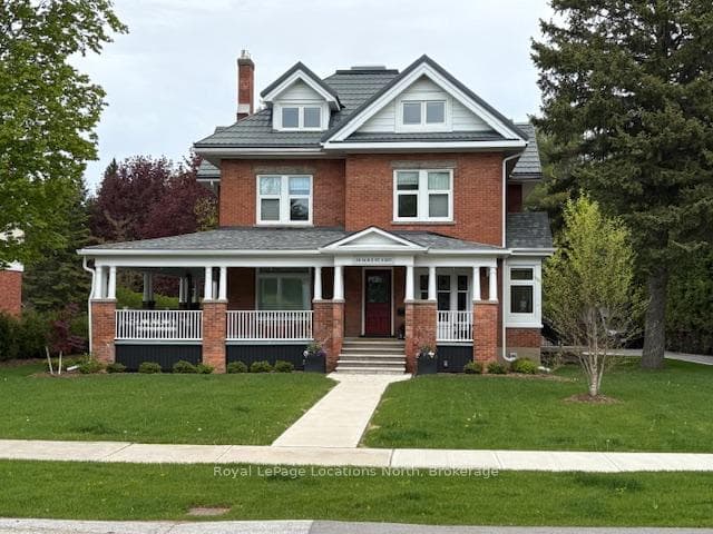 Main level apartment with private front entrance