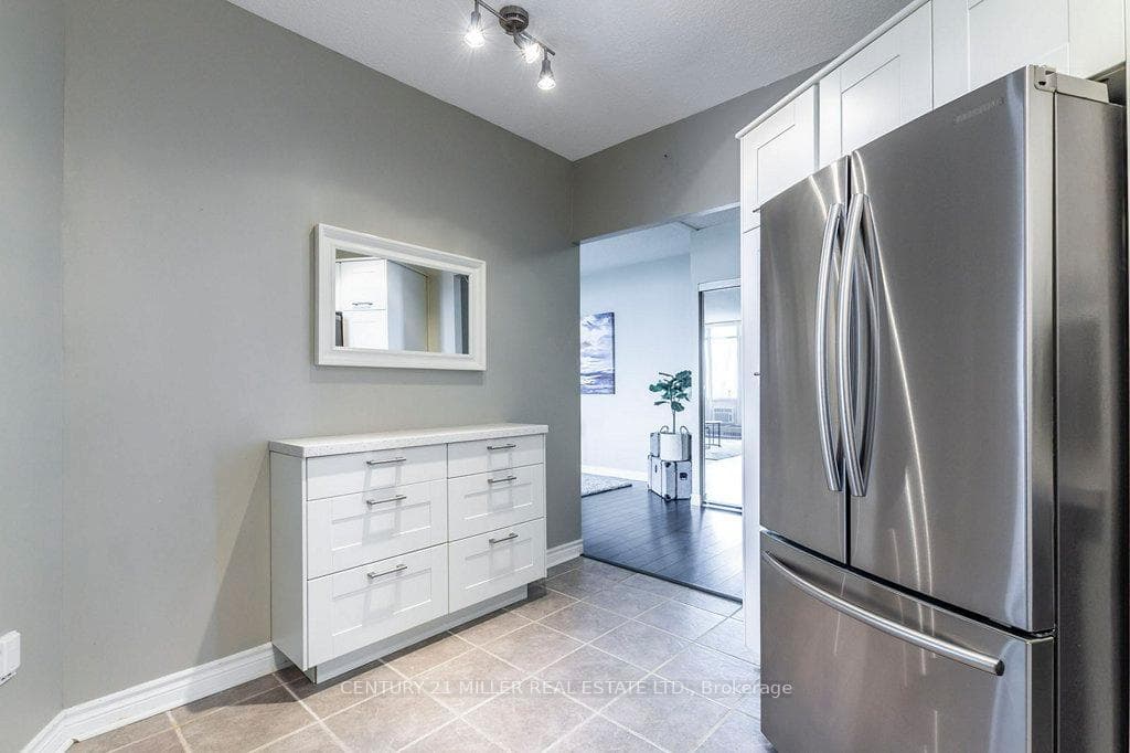 5250 Lakeshore Road Unit 1809 photo 24