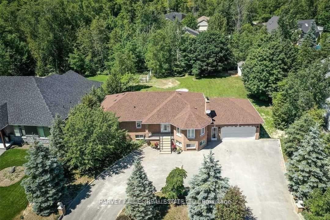 11 Twin Pines Drive Unit Lower photo 2