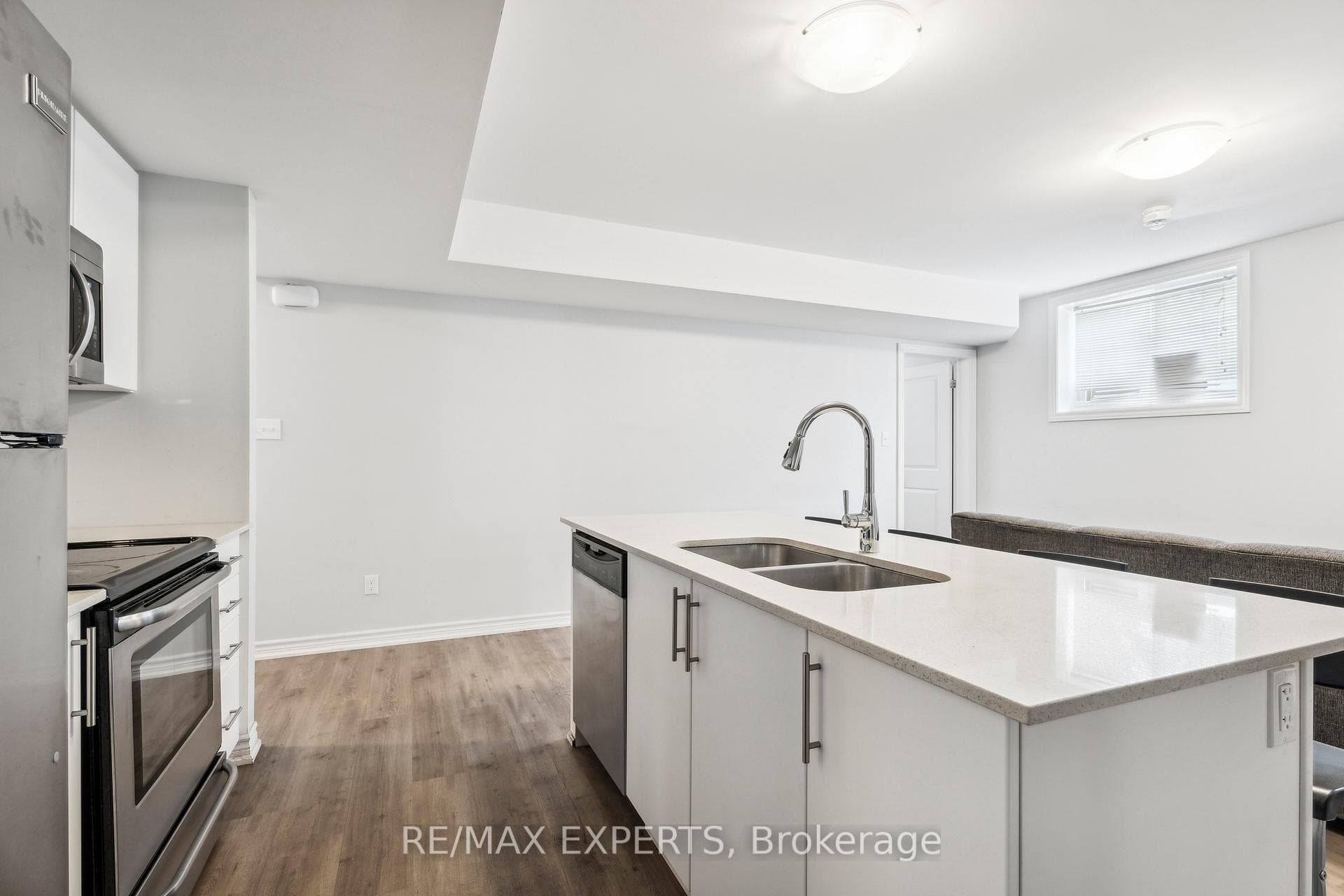 246 Penetanguishene Road Unit 13 photo 19