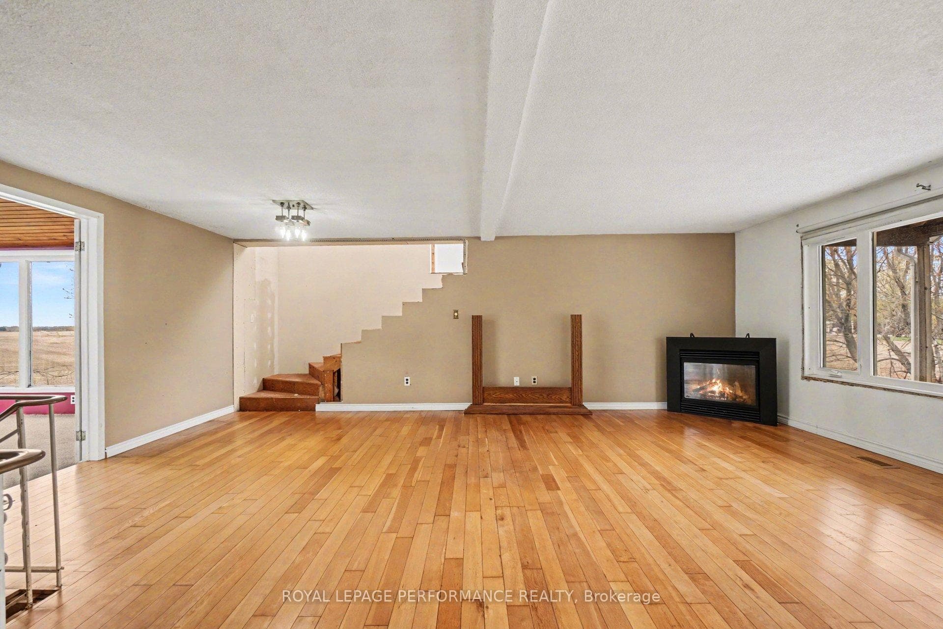 4946 Thunder Road photo 5