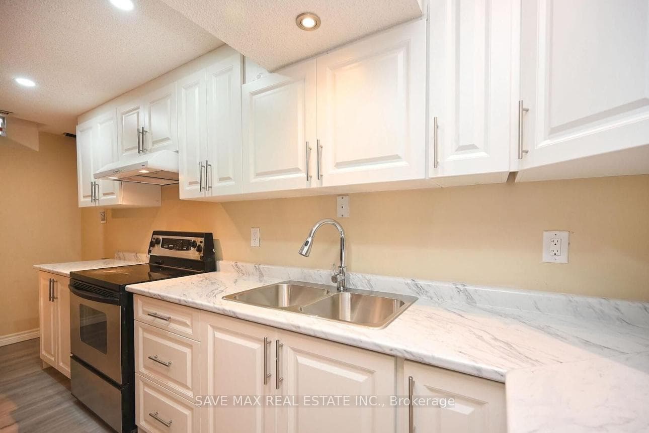 27 Sparta Drive photo 6