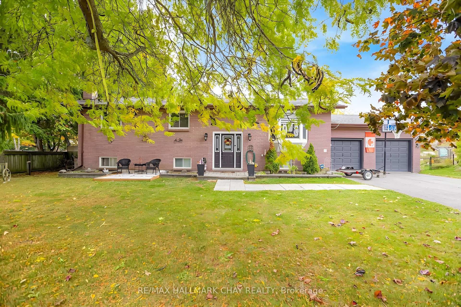 20 Howard Avenue photo 3