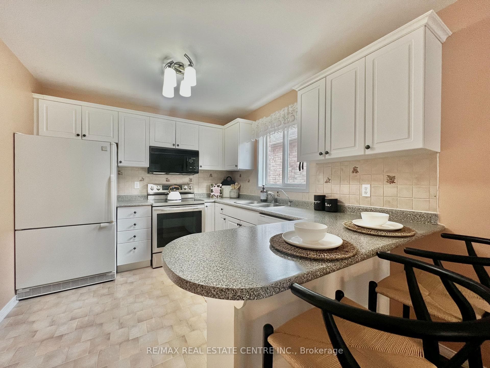 568 Park Avenue photo 29