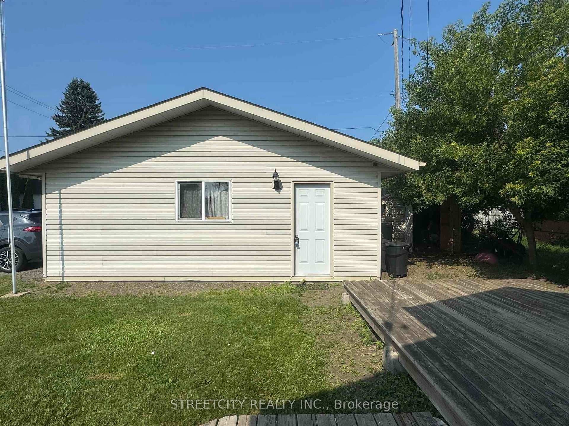 203 Balmoral Street photo 3