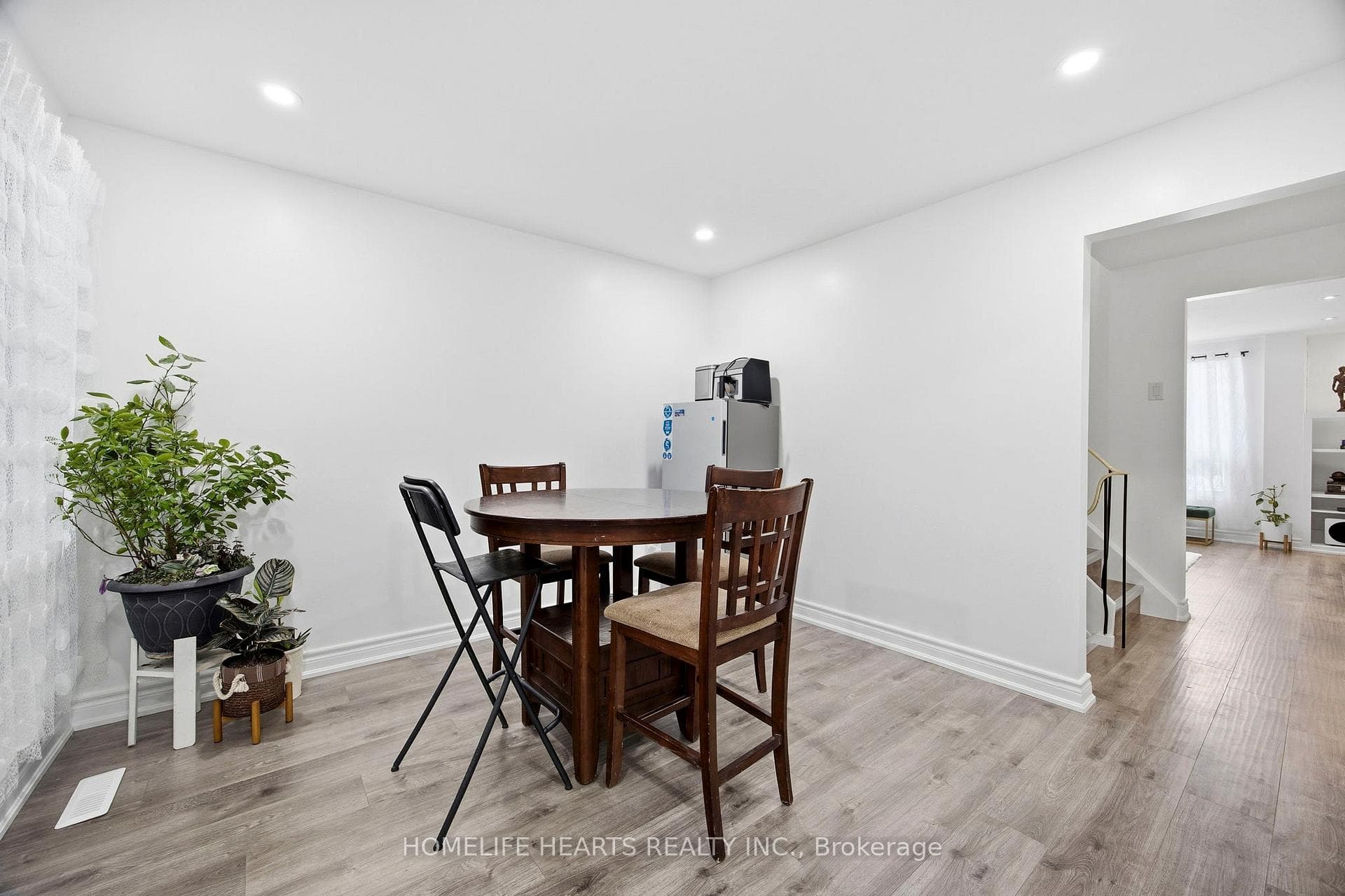 1021 Midland Avenue Unit 4 photo 12