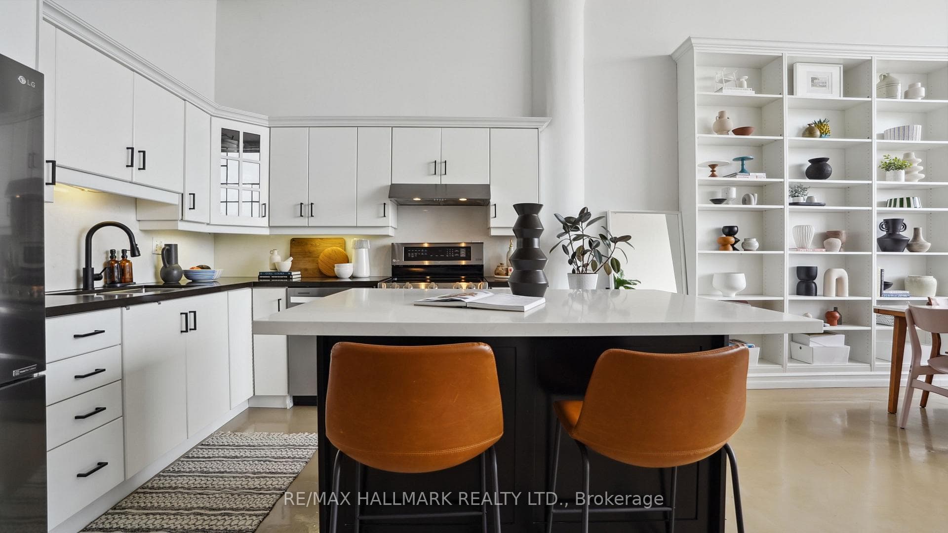 245 Carlaw Avenue Unit 505A photo 12