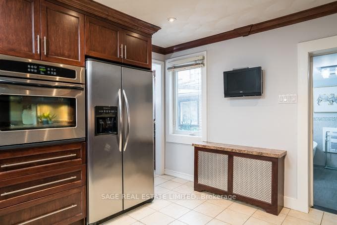 66 Manning Avenue Unit Main photo 16