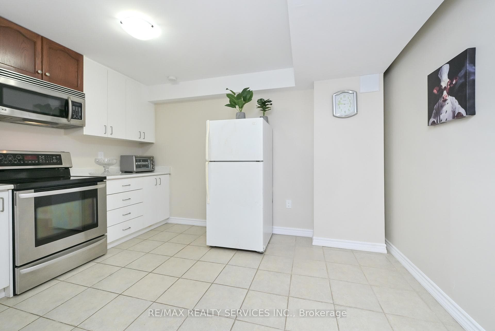 83 Summerfield Crescent photo 23