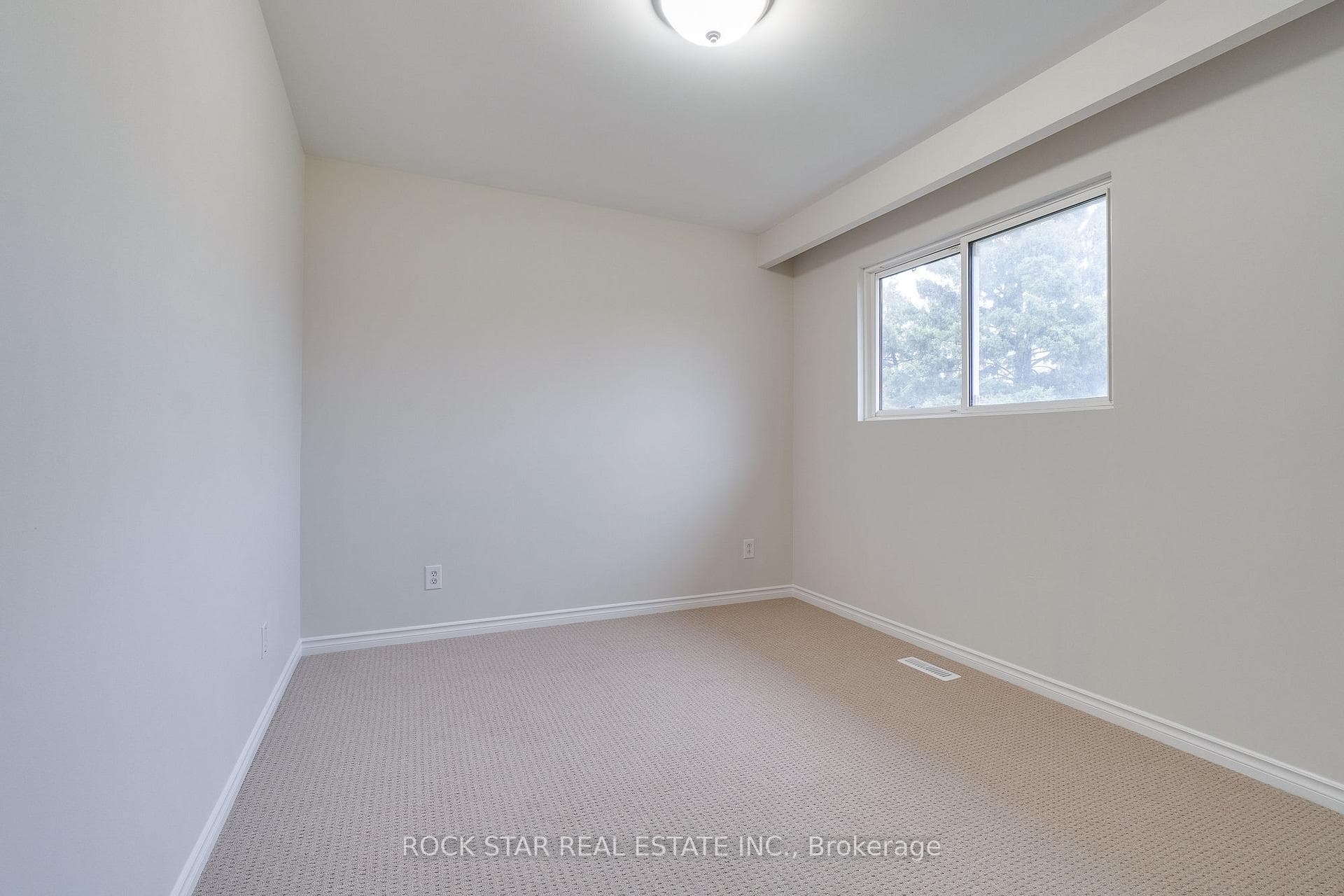 10 Ashdale Court photo 31