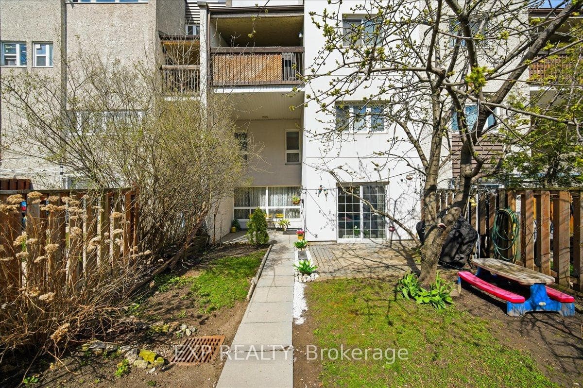 1055 Dundas Street Unit 167 photo 16