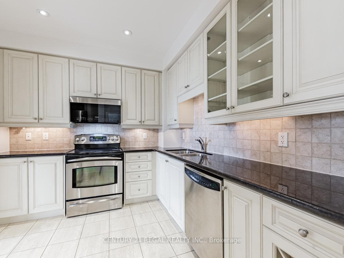 12 Rean Drive Unit PH7 photo 16