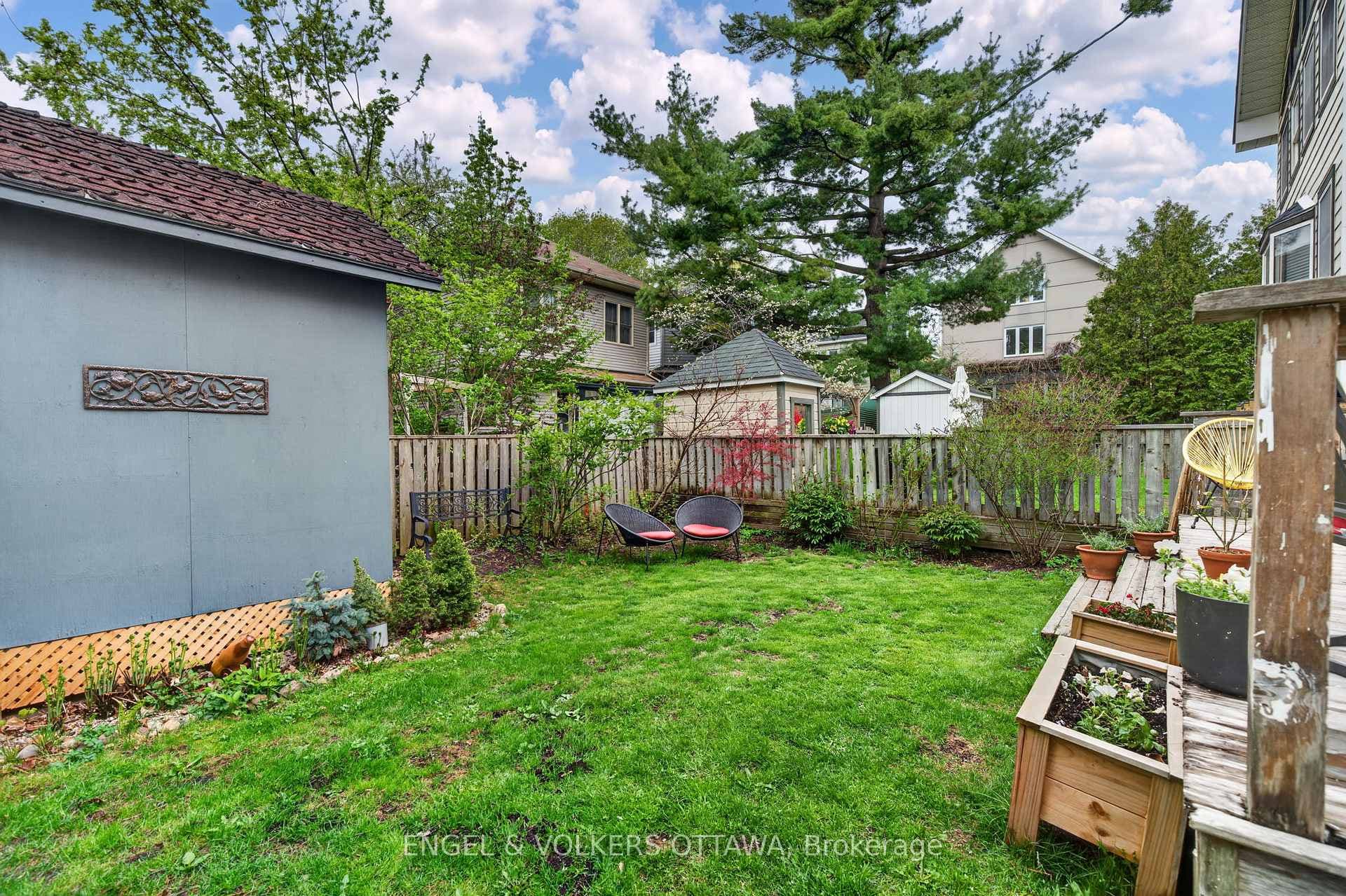 30 Roslyn Avenue photo 39