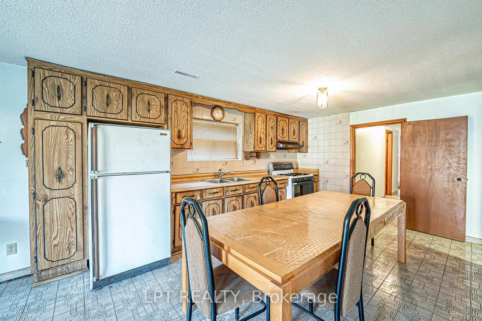 71 Arthur Griffith Drive photo 41
