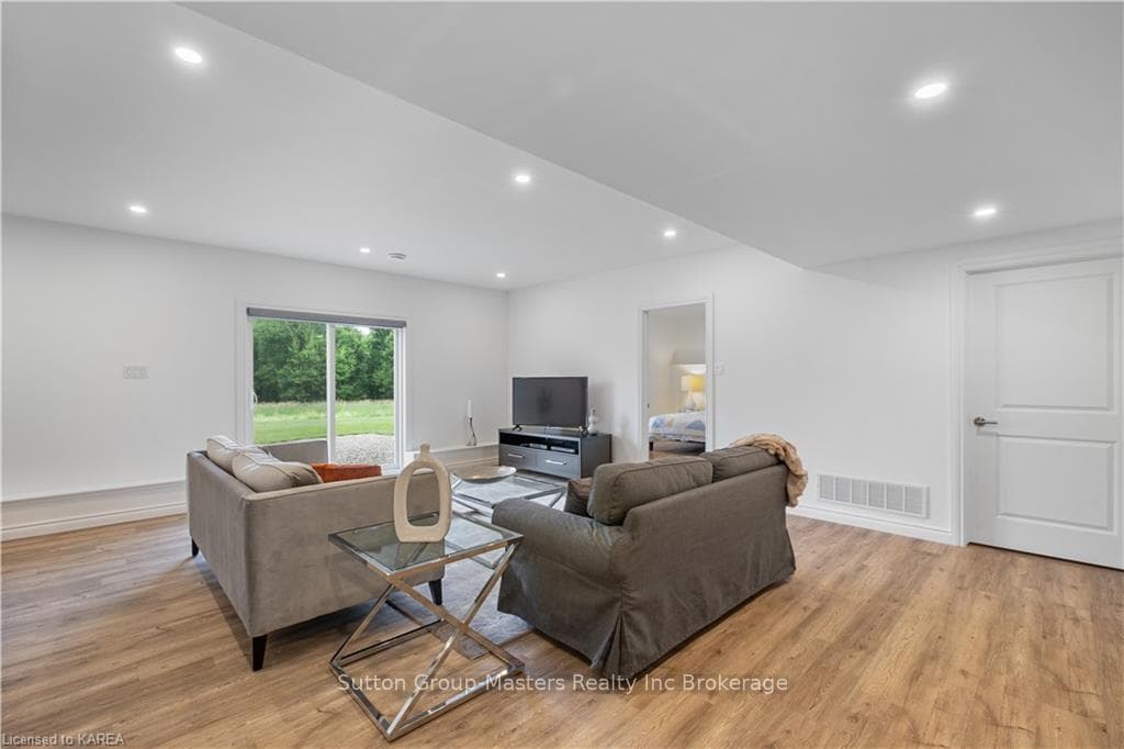 114 ERNEST Way photo 29