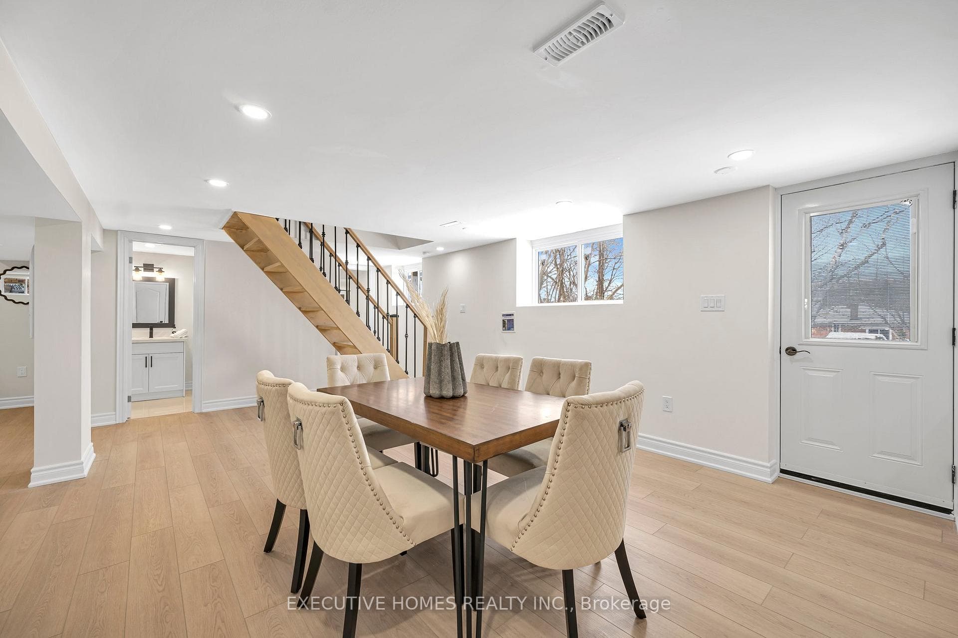 244 Simcoe Road photo 23