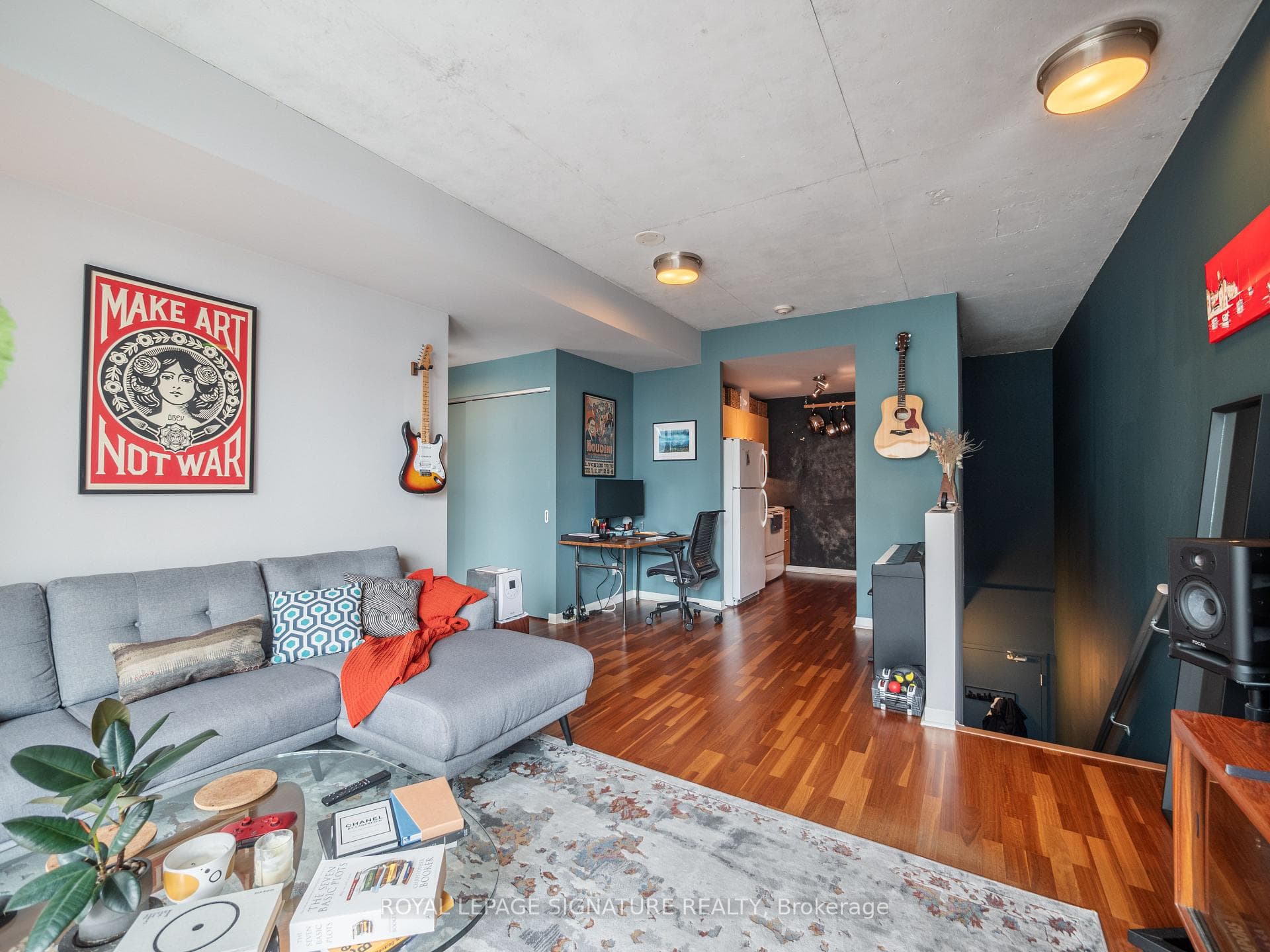 333 Adelaide Street Unit 1026 photo 4
