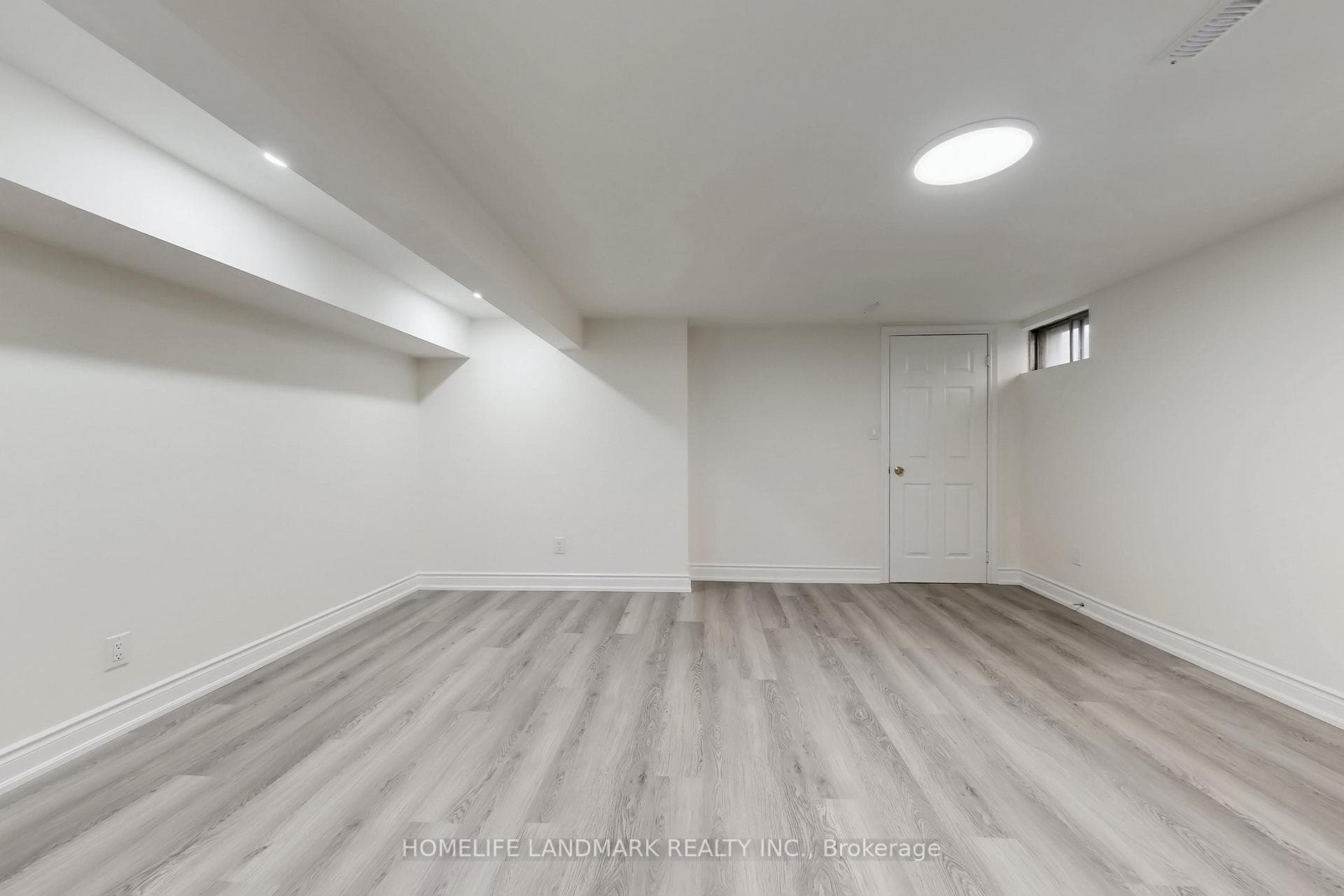 38 Pebblehill Square photo 44